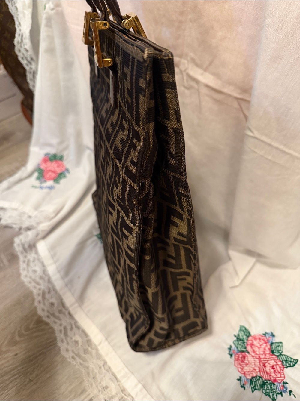 Fendi big tote - Picture 6 of 17